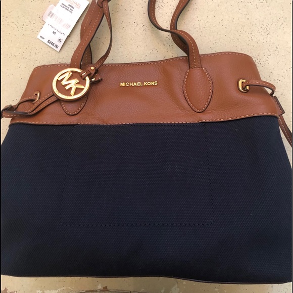 NWT Michael Kors Large East/West Drawstring Tote - Picture 3 of 5